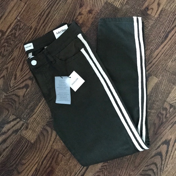 Sneak Peek Mid Rise Skinny Jeans - Picture 4 of 13